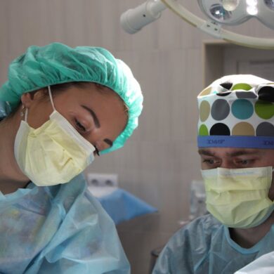 Photo by Павел Сорокин: https://www.pexels.com/photo/surgeons-performing-surgery-2324837/