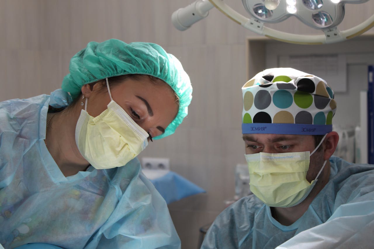 Photo by Павел Сорокин: https://www.pexels.com/photo/surgeons-performing-surgery-2324837/