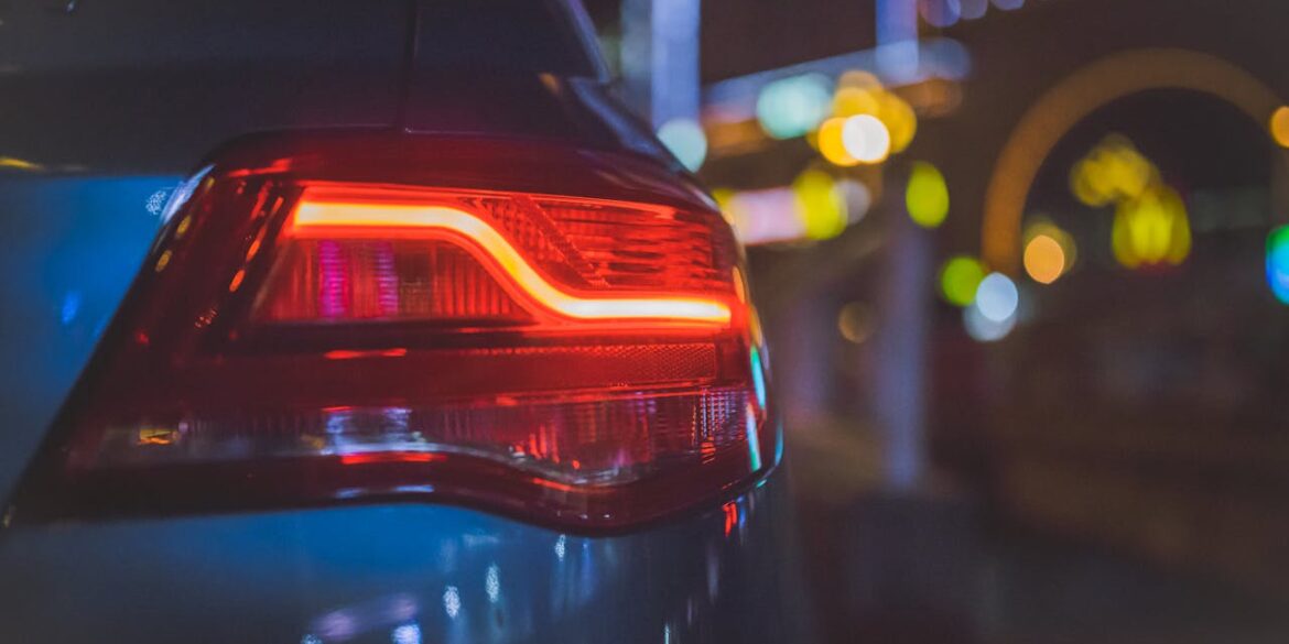 Photo by InstaWalli: https://www.pexels.com/photo/red-taillight-191238/