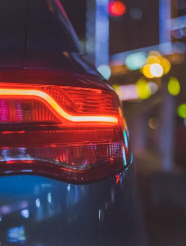 Photo by InstaWalli: https://www.pexels.com/photo/red-taillight-191238/