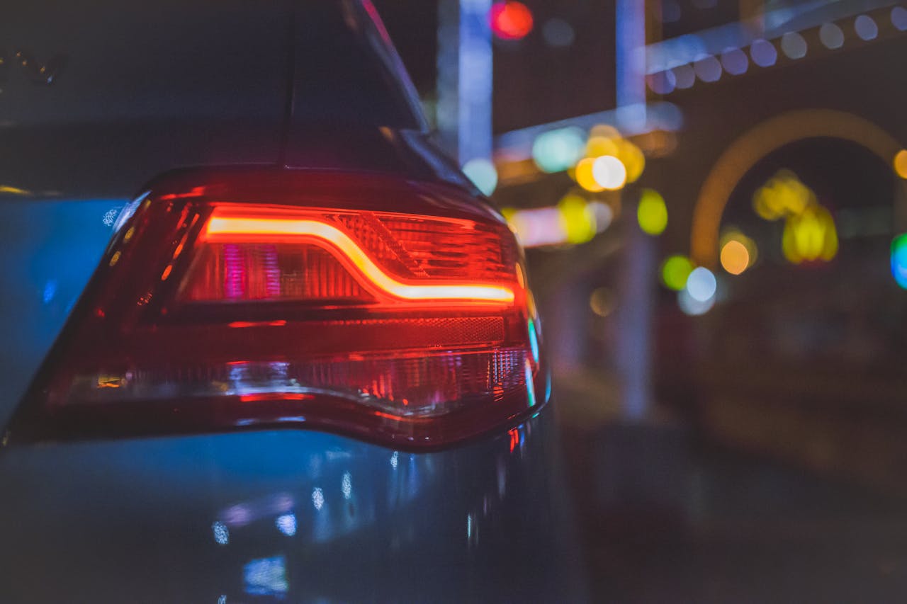 Photo by InstaWalli: https://www.pexels.com/photo/red-taillight-191238/