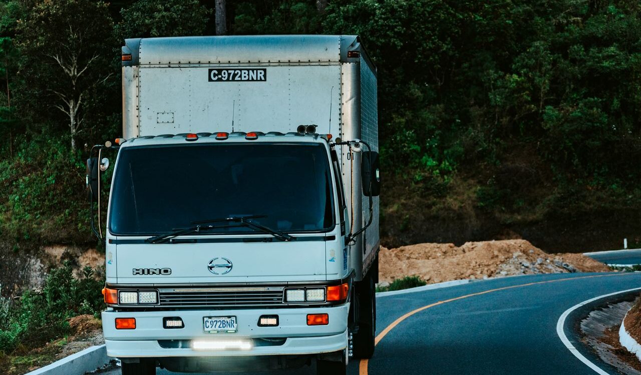 Photo by Feli Art: https://www.pexels.com/photo/white-truck-on-road-6940962/