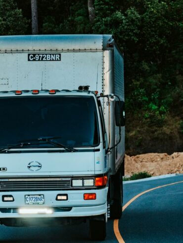 Photo by Feli Art: https://www.pexels.com/photo/white-truck-on-road-6940962/