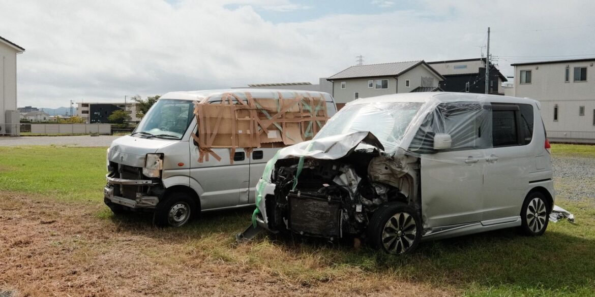 Photo by Huu Huynh: https://www.pexels.com/photo/two-damaged-vans-in-a-residential-area-28443036/