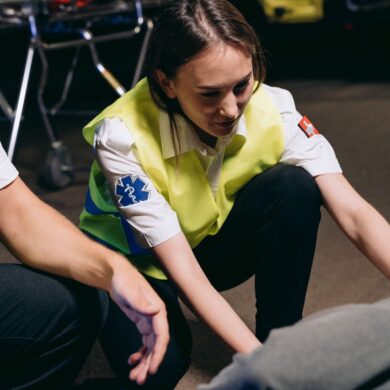 Photo by Mikhail Nilov: https://www.pexels.com/photo/paramedics-helping-the-casualty-lying-on-the-ground-8942736/